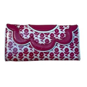 Vera Bradley Frill Collection Pink Floral Scalloped Coated Canvas Wallet 8 Inch